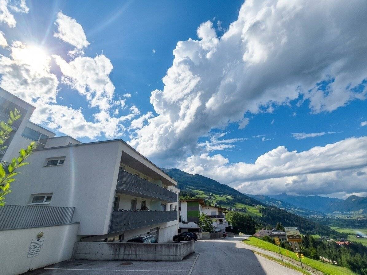 Moderne 3-Zi-Wohnung mit großem Aussichtsbalkon &amp; Garage in unmittelbarer nähe zur  Skipiste