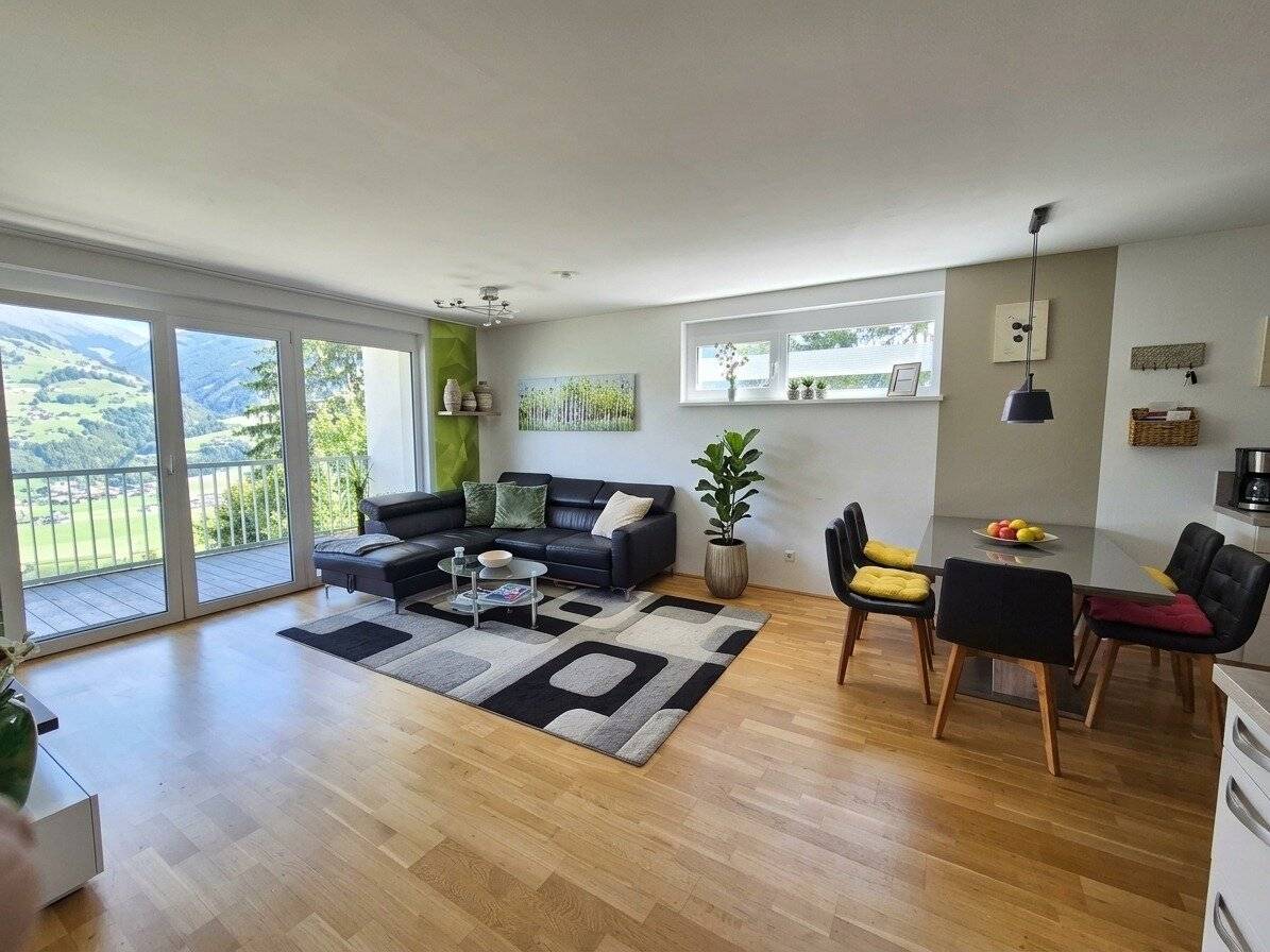 Moderne 3-Zi-Wohnung mit großem Aussichtsbalkon &amp; Garage in unmittelbarer nähe zur  Skipiste