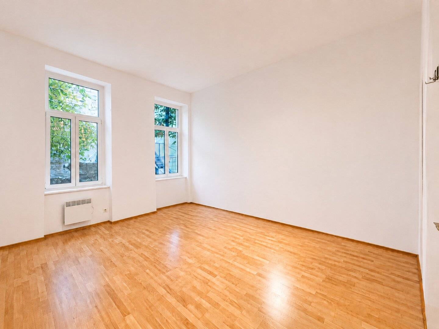 ANLEGERHIT - 1 Zimmer - ca. 30m² WFL - 1. Liftstock - absolute Hofruhelage - zentral - tolle öffentliche Anbindung