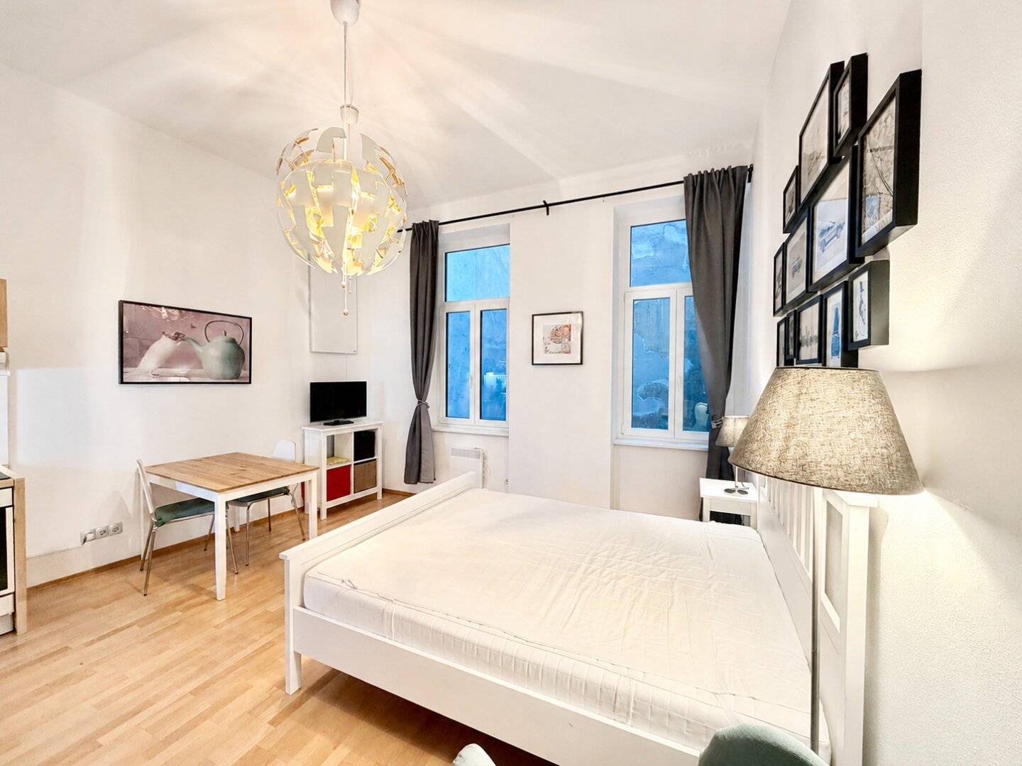 ANLEGERHIT - 1 Zimmer - ca. 30m² WFL - 1. Liftstock - absolute Hofruhelage - zentral - tolle öffentliche Anbindung