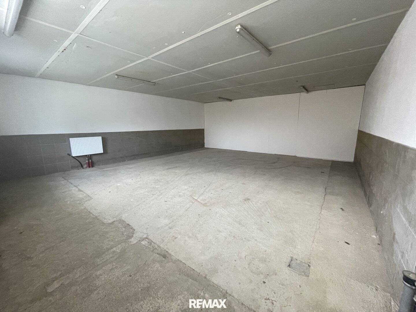 Praktische Lagerhalle mit Schiebetor