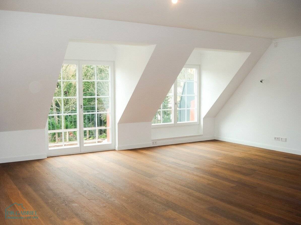 MODERNE DACHTERRASSENWOHNUNG