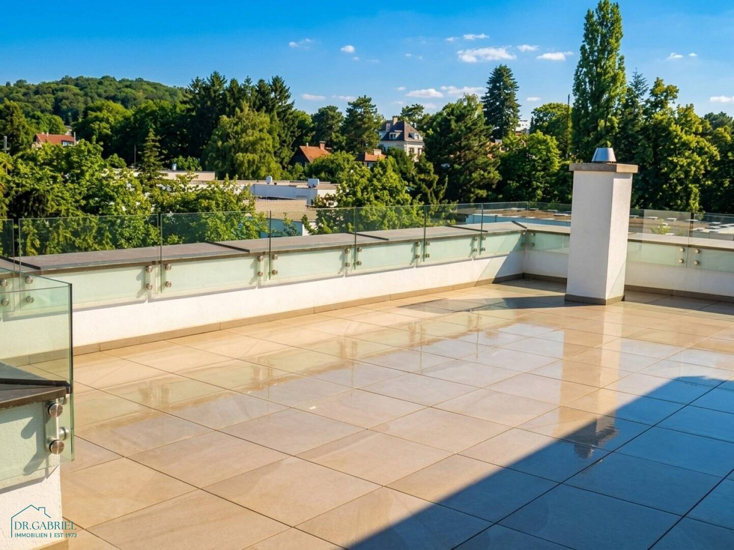 MODERNE DACHTERRASSENWOHNUNG