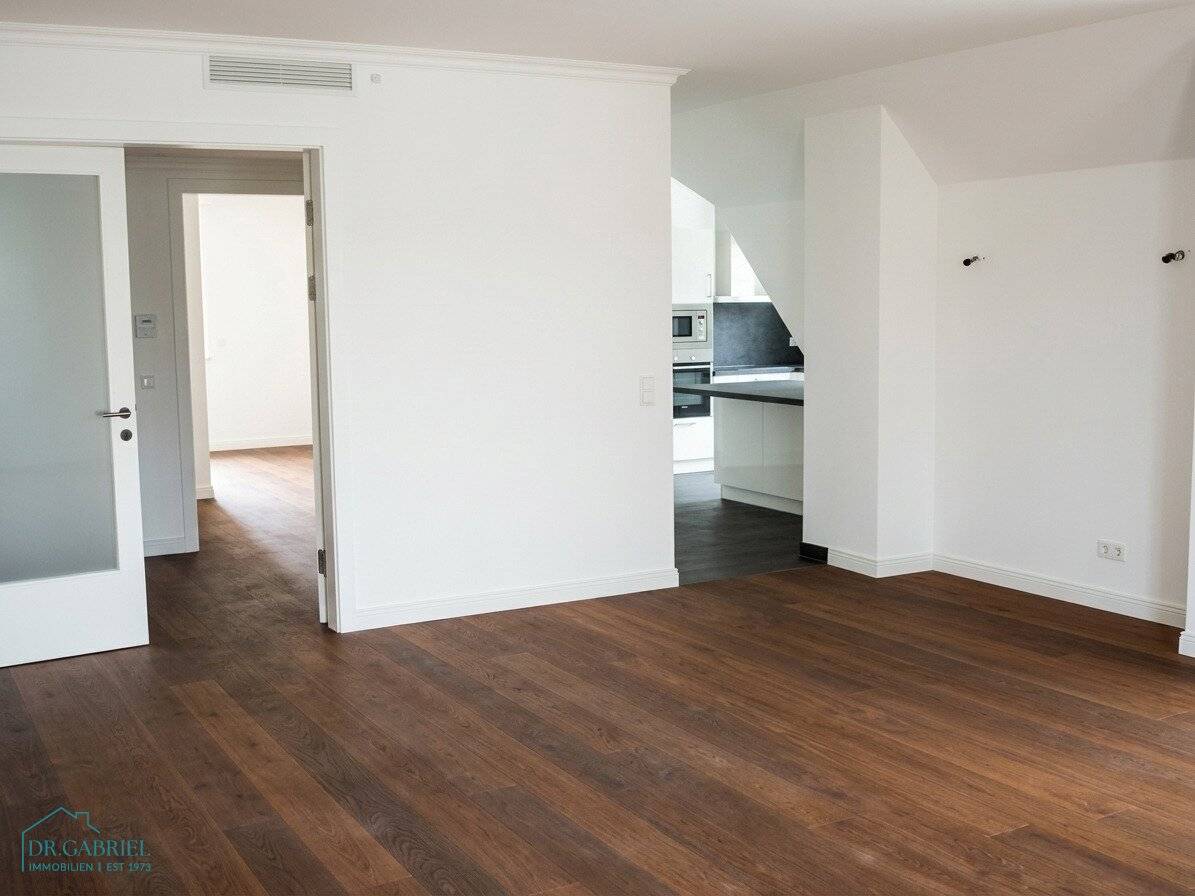 MODERNE DACHTERRASSENWOHNUNG