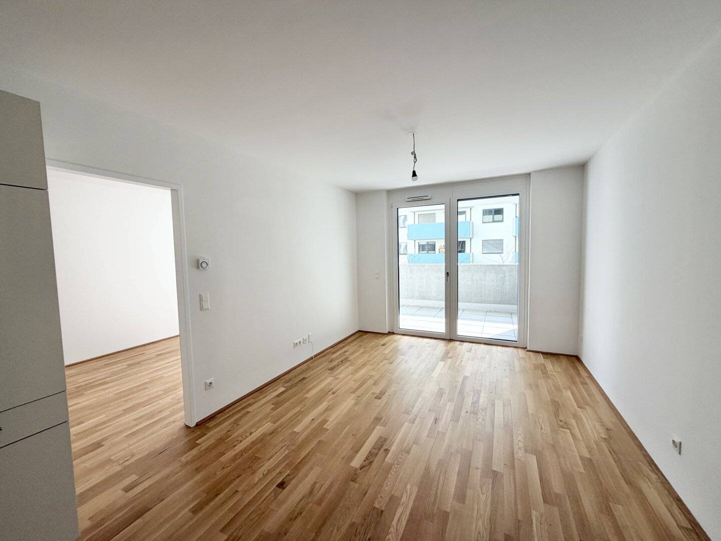 Modern 2 room apartment with loggia near Milleniumcity (commission free!)