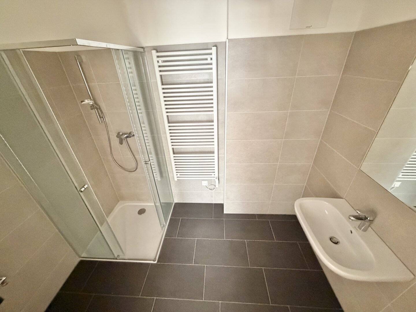 Modern 2 room apartment with loggia near Milleniumcity (commission free!)