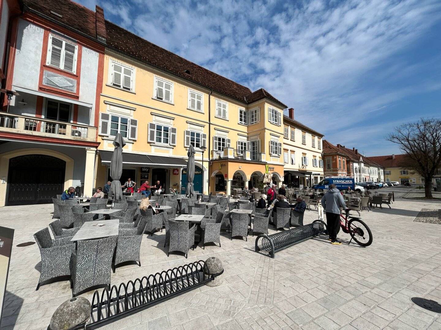 Well maintained period studio apartment in the heart of the old town