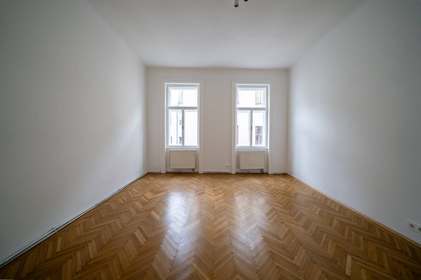 Stilvolle 2-Zimmer-Wohnung im klassischen Altbau