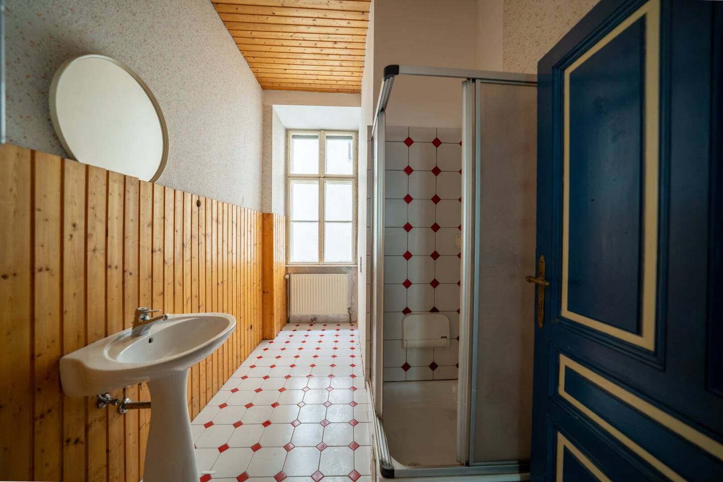Design your residential dream – 2-room period apartment for renovation