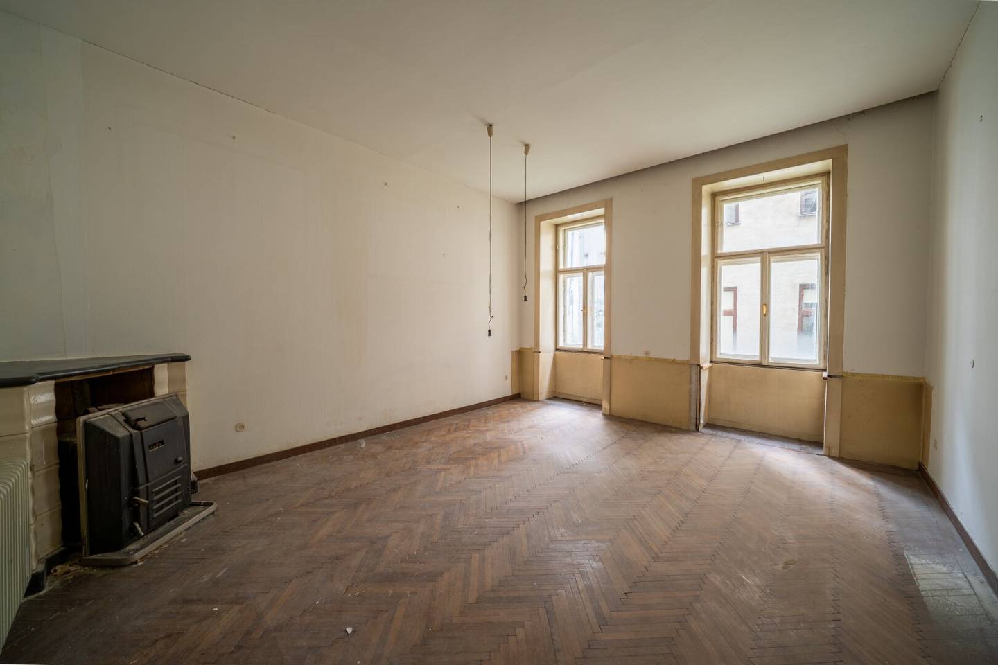 Charming 2-room period apartment for individual design