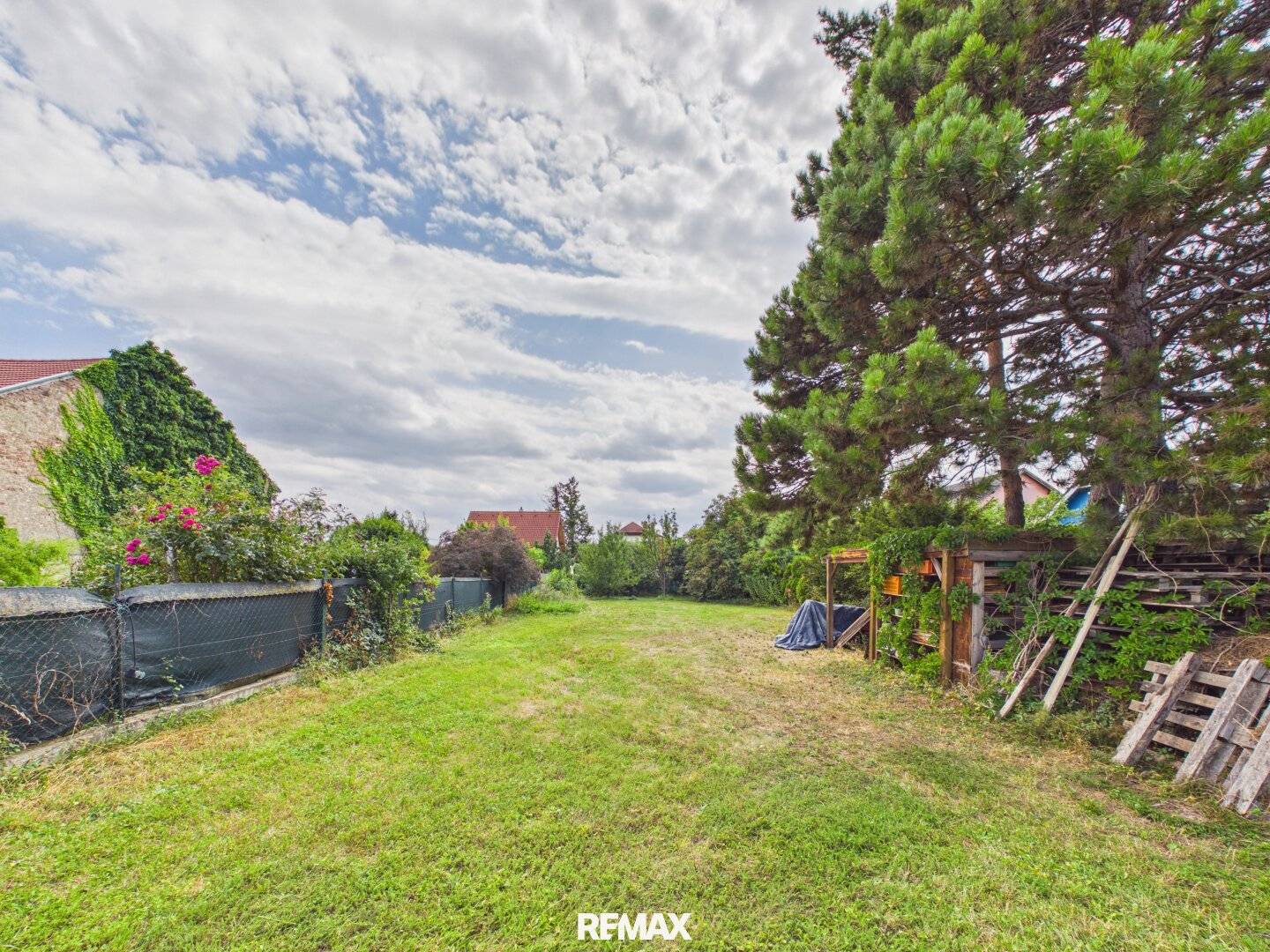 839 m² Grundstück in Oberlaa