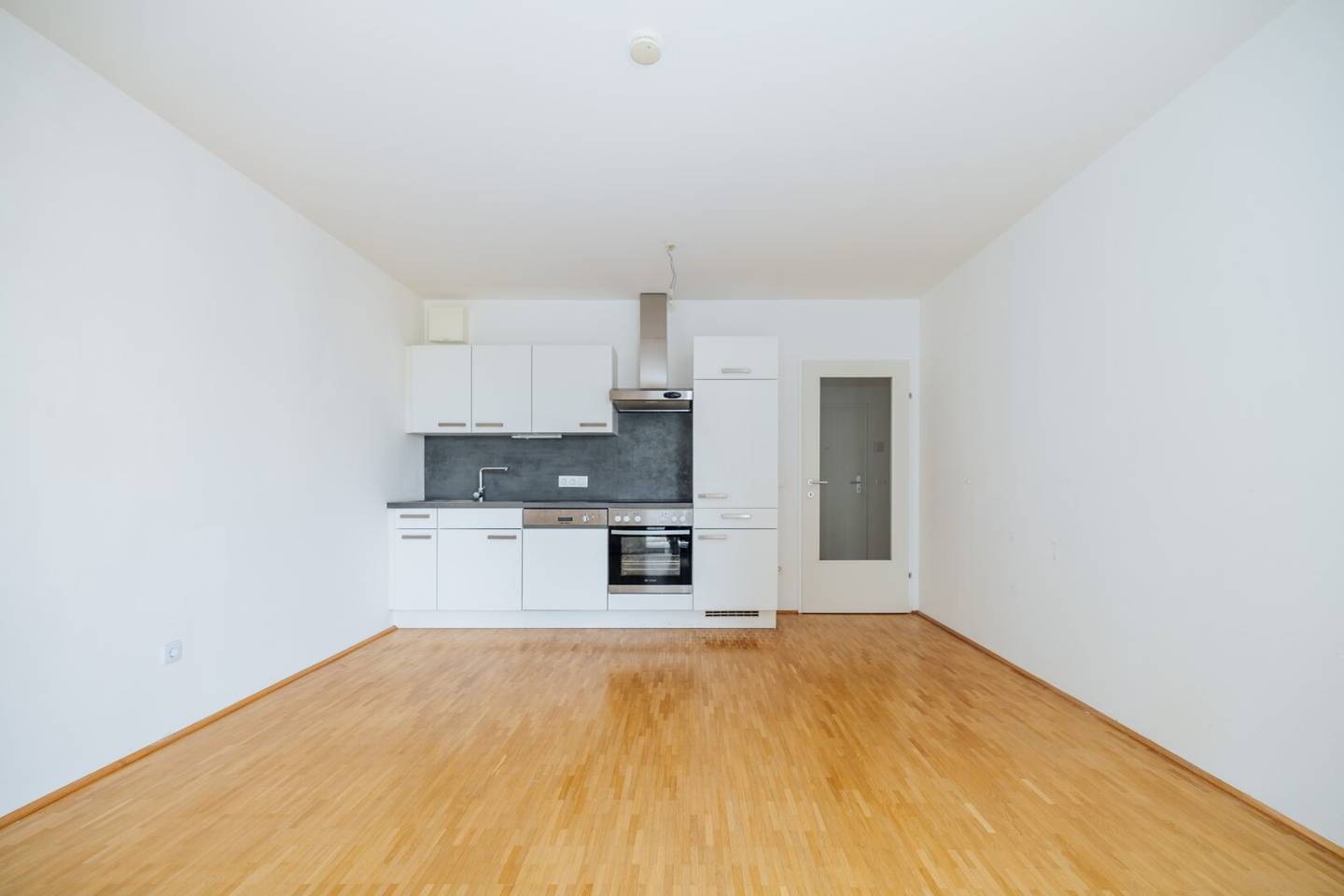 BARRIER-FREE I SOUTH BALCONY I PRIME LOCATION IN EGGENBERG I 5TH FLOOR I MODERN KITCHEN I PROJEKT WOHNEN
