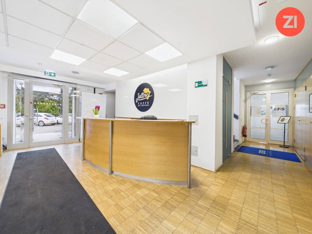 Bright erdgeschosswohnung suitable for office and storage with good transport links