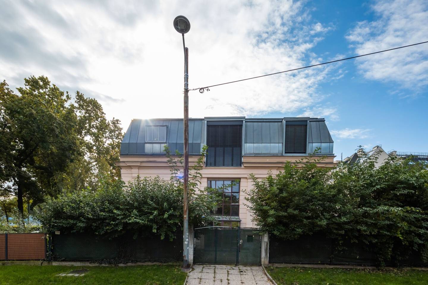 Unique Art Nouveau jewel in the Pratercottage