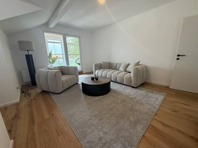 Stilvoll renovierte Wohnung in Lochau mit großzügiger Loggia und Bodenseeblick