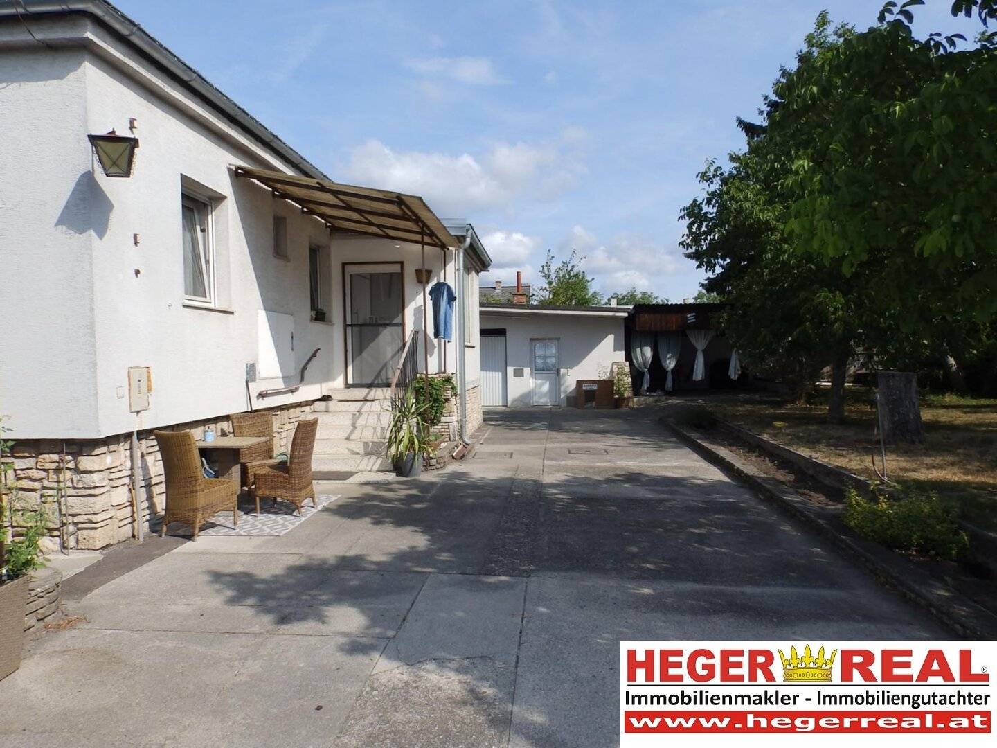 EINFAMILIENHAUS 95m² - NEBENGEBÄUDE - ECKGRUNDSTÜCK 846m²