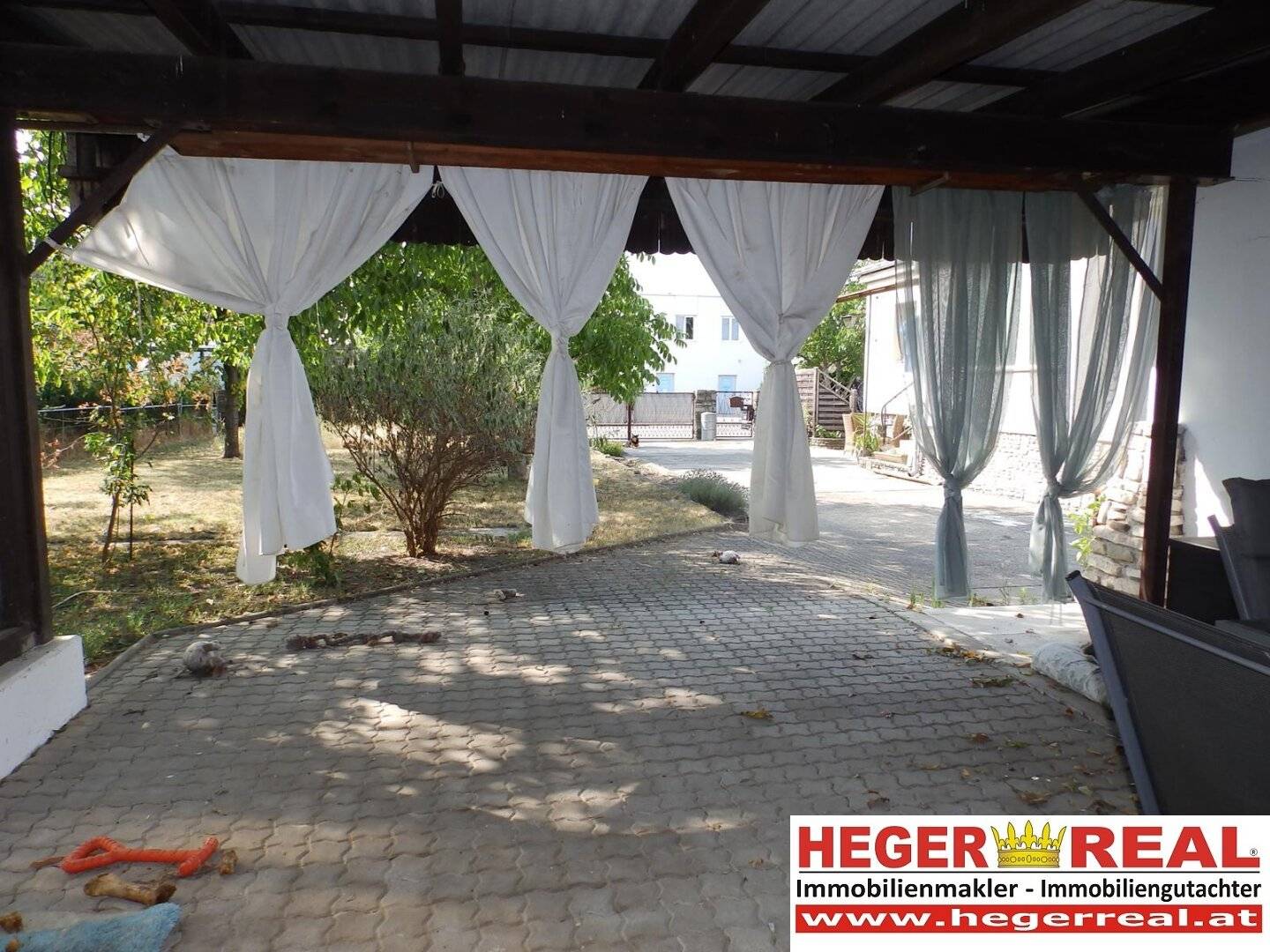 EINFAMILIENHAUS 95m² - NEBENGEBÄUDE - ECKGRUNDSTÜCK 846m²