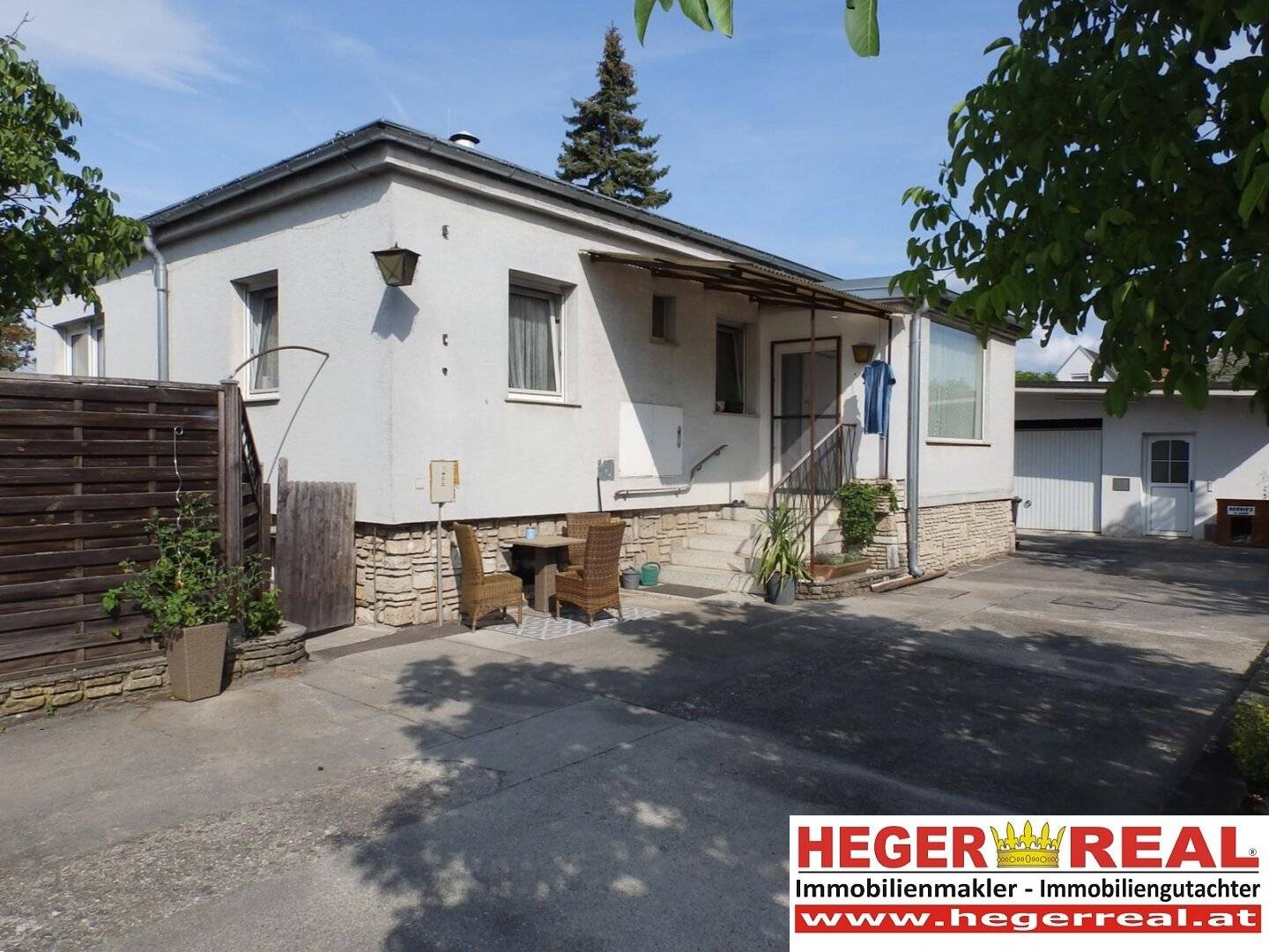 EINFAMILIENHAUS 95m² - NEBENGEBÄUDE - ECKGRUNDSTÜCK 846m²