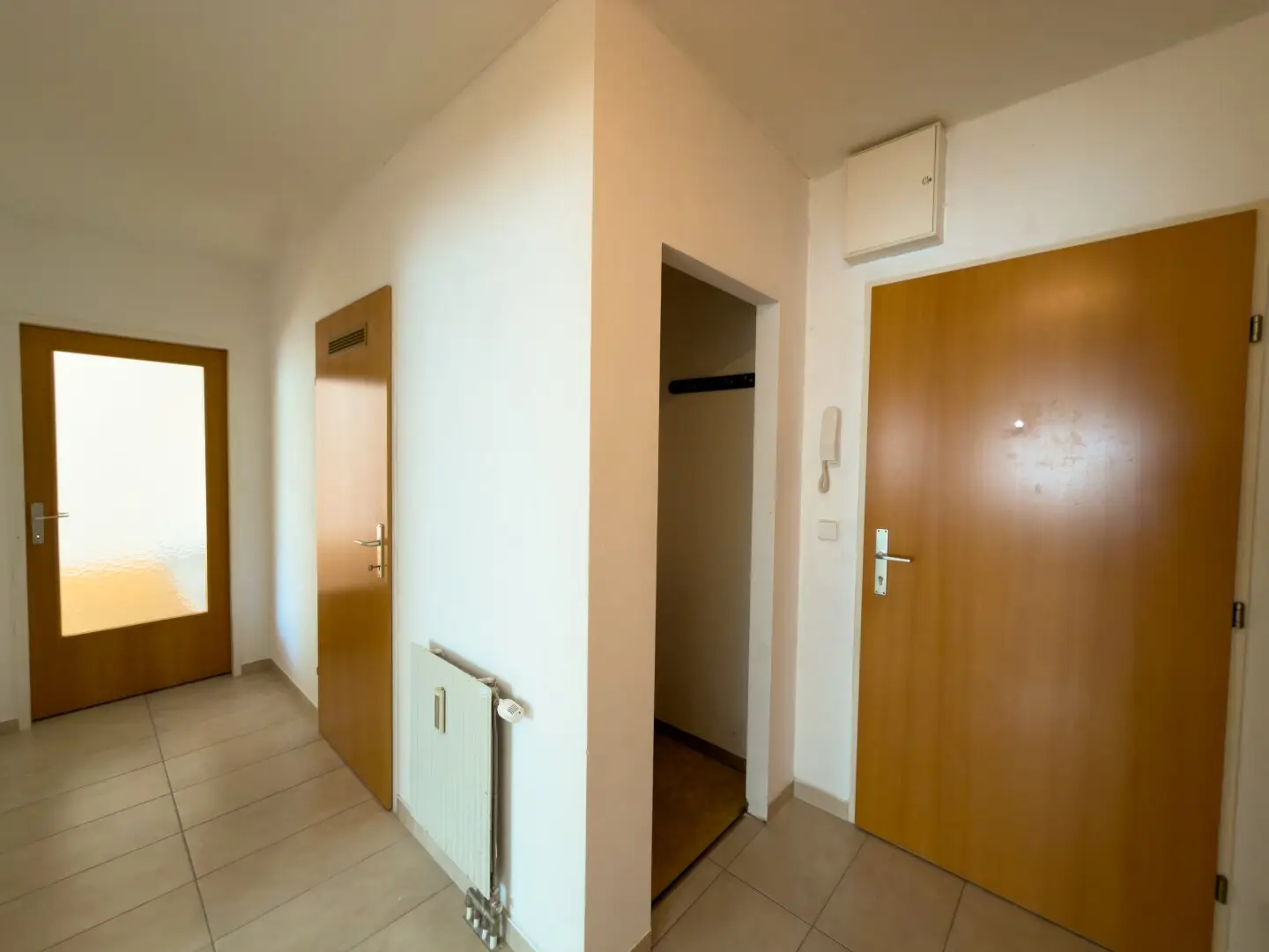Attraktive Anlegerwohnung mit bestehendem Mietvertrag und Eigengarten