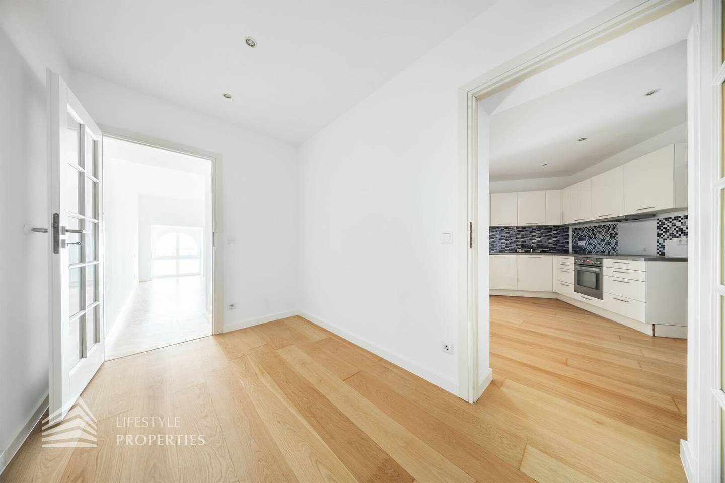 Inviting 3-room period apartment near Augarten