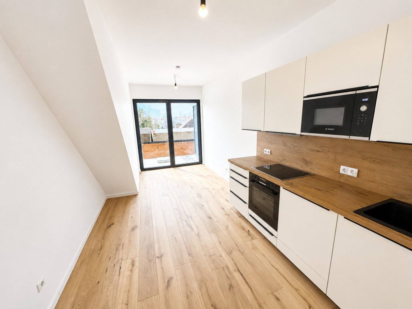 DG-Investment mit Dachterrasse - bis 2028 vermietet! maßgeschneiderte Küche! elektrische Rollos! Klimaanlage! Garage! U2!
