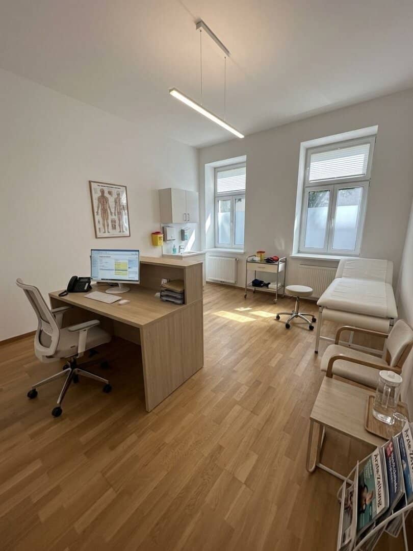 No limits to your creativity - Practice, law firm, medical office or living - Everything is possible - Apartment package