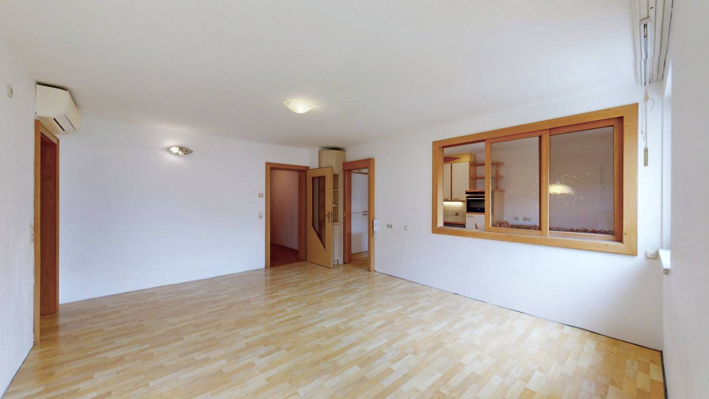 Erdgeschosswohnung mit südwestbalkon und Einbauküche