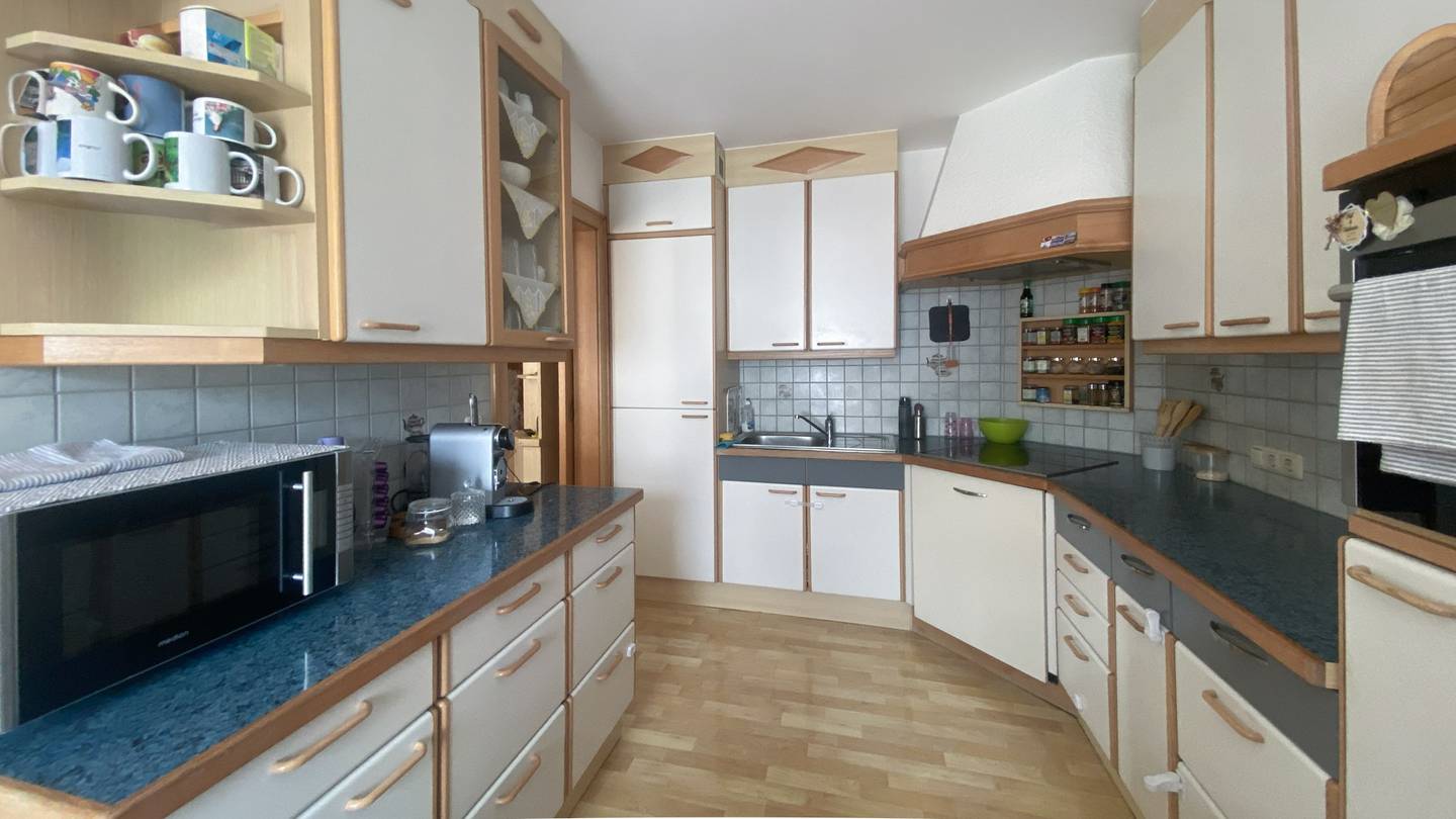 Erdgeschosswohnung mit südwestbalkon und Einbauküche