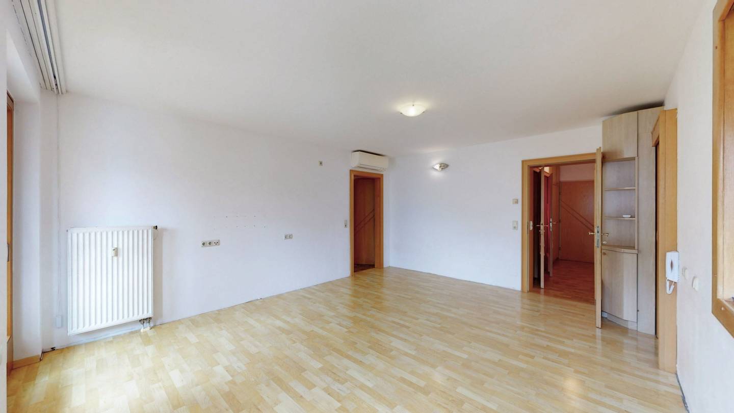 Erdgeschosswohnung mit südwestbalkon und Einbauküche