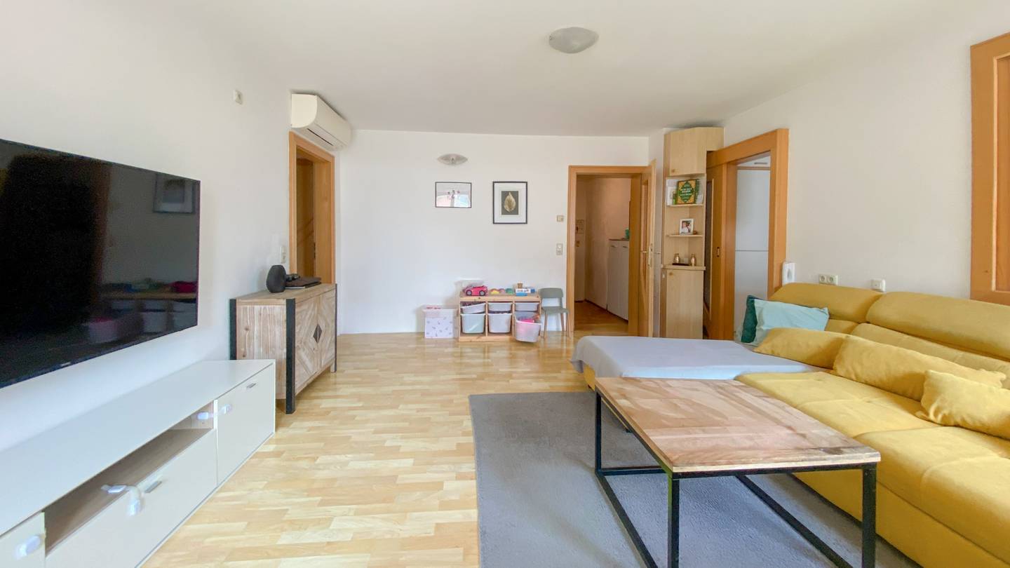 Erdgeschosswohnung mit südwestbalkon und Einbauküche