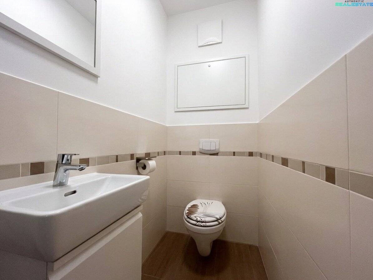 Top garden apartment 73 m² in Lanzendorf, like new, 3 rooms, terrace, 2 parking spaces