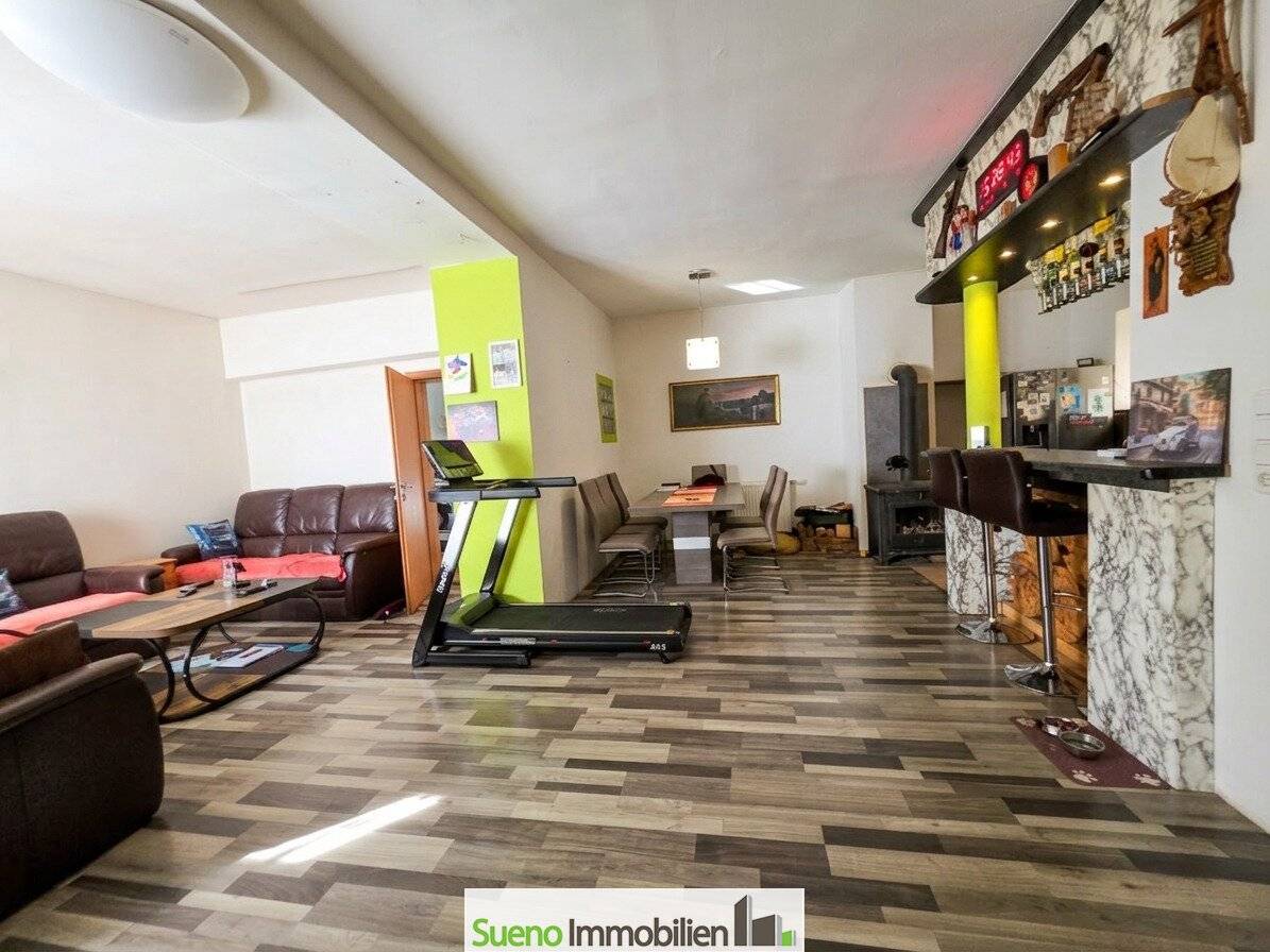 Mehrparteienhaus mit 3 Wohneinheiten in ruhiger Siedlungslage