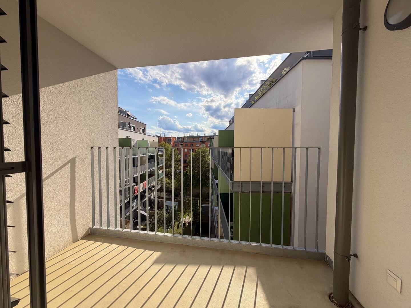 sehr schöne 2-Zimmer-Loggia-Wohnung mit Dusche | Haltestelle Hopfengasse Linien 26 und 27 &amp; 36A und 36B