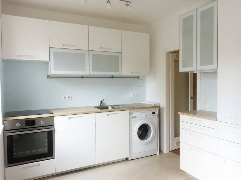 BESTLAGE BEIM KARMELITERMARKT - HELLE 2 Zimmer Wohnung - WG geeignet
