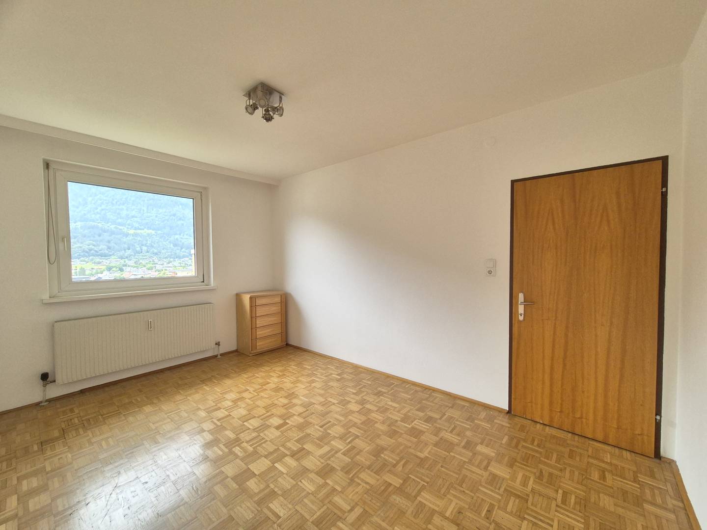 Wohnung with balcony and panoramic view in central location