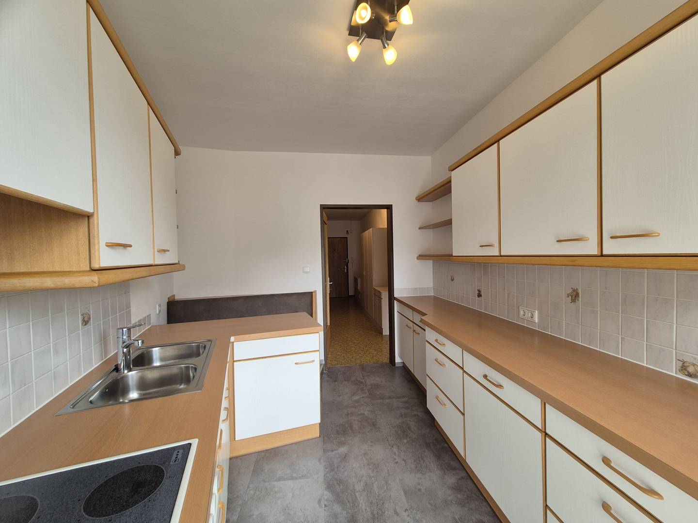 Wohnung with balcony and panoramic view in central location