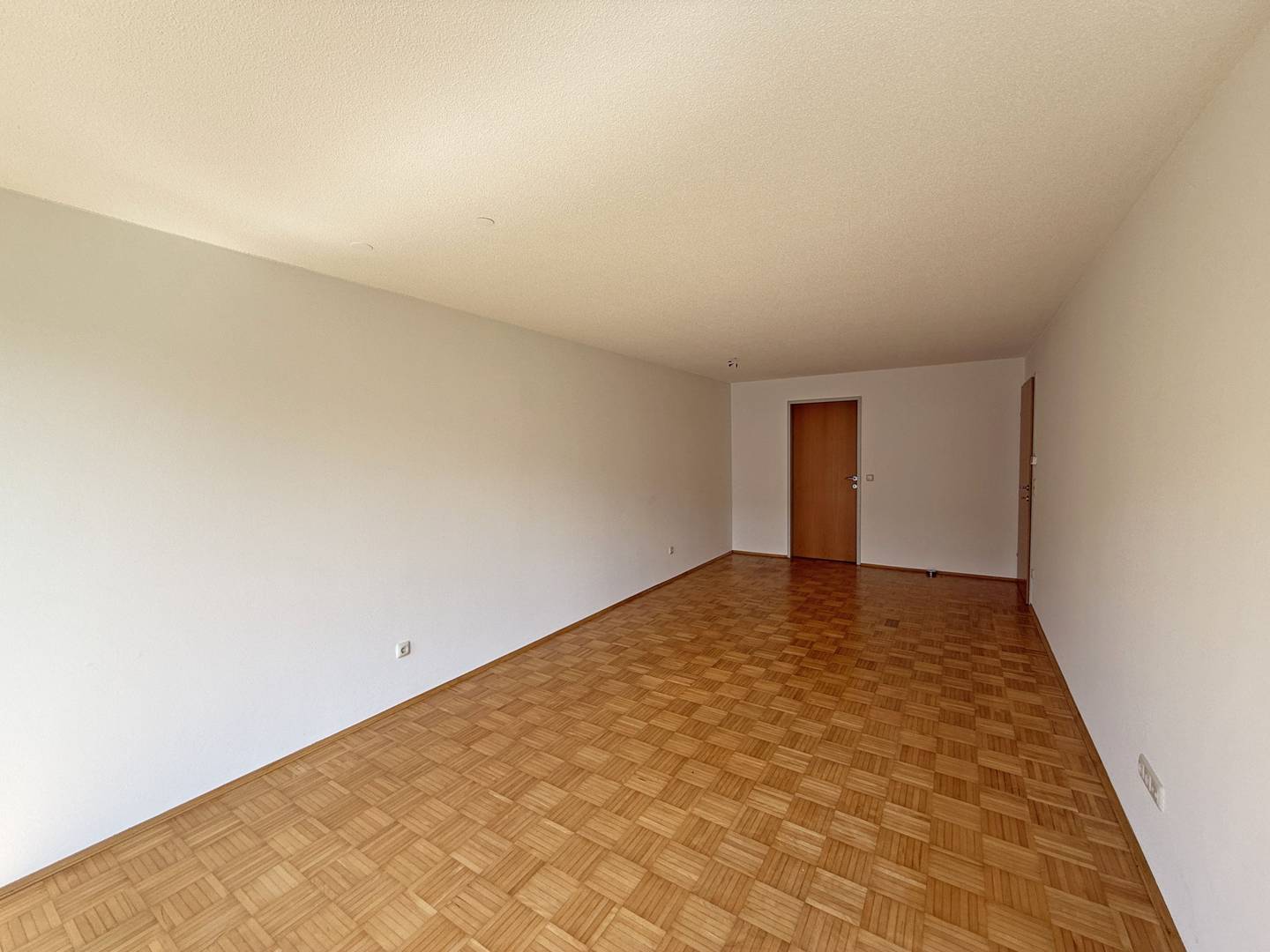 Central apartment in UNIQA Center with balcony