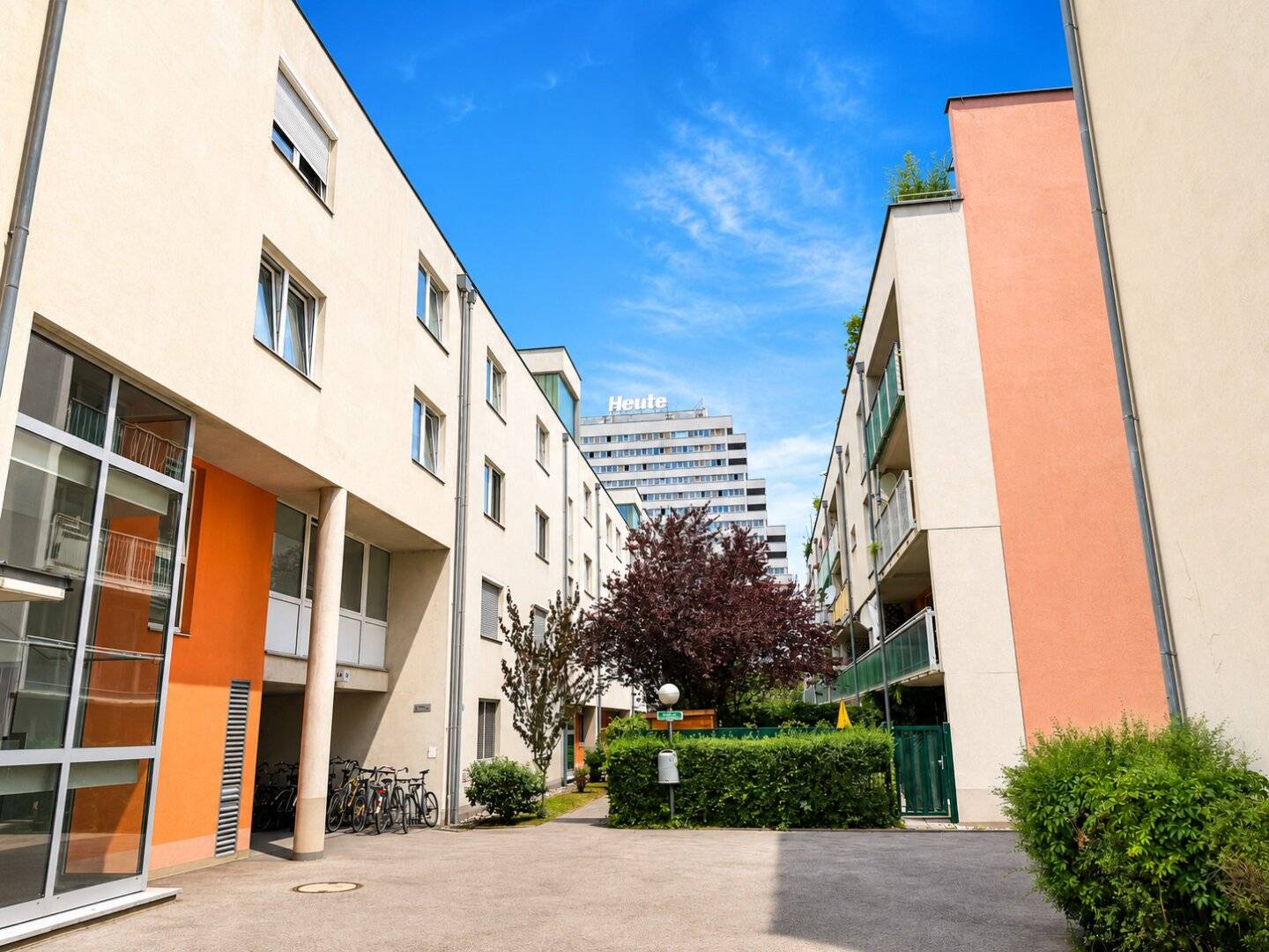 BRIGHT 1-ROOM APARTMENT IN A CENTRAL LOCATION OF THE 20TH DISTRICT – GARAGE