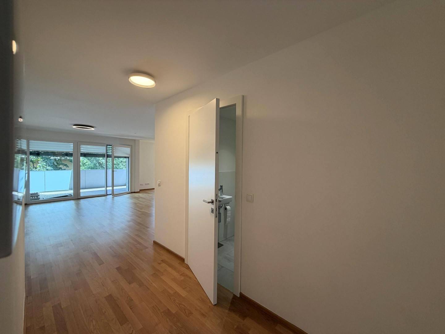 High quality apartment with large south facing loggia