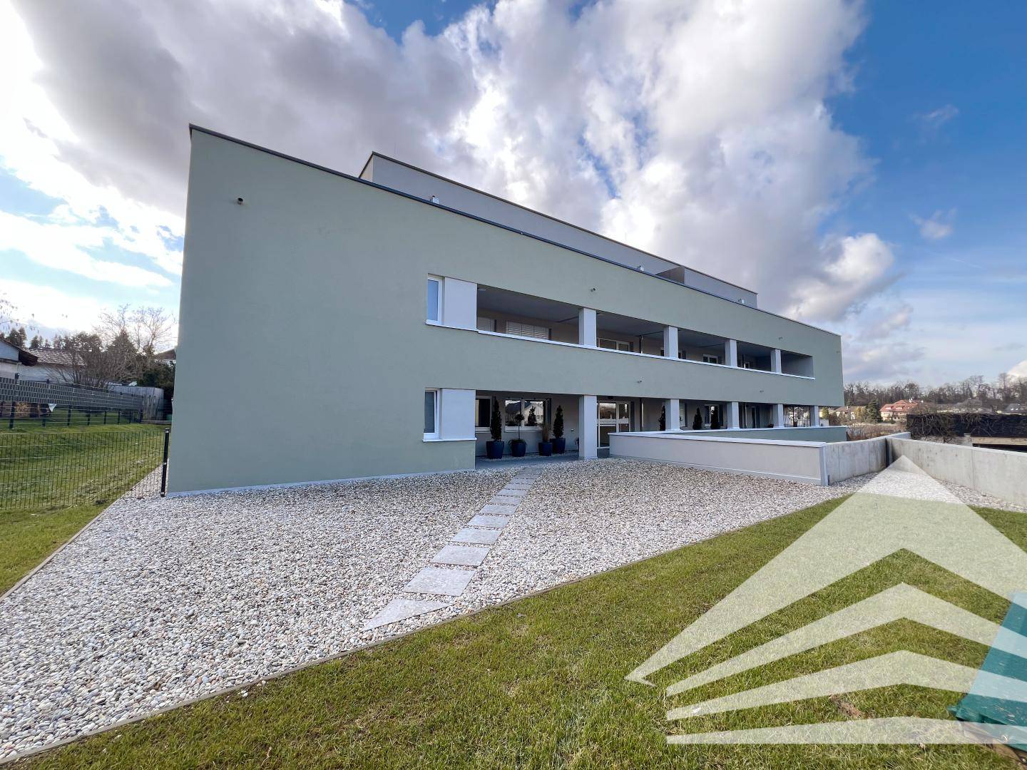 Newly built apartment near center with large balcony