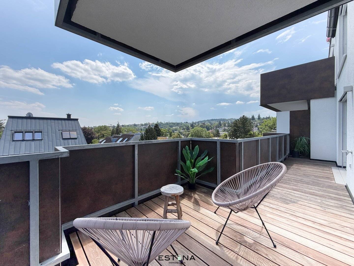 Family living in the green with generous outdoor spaces in Dornbach