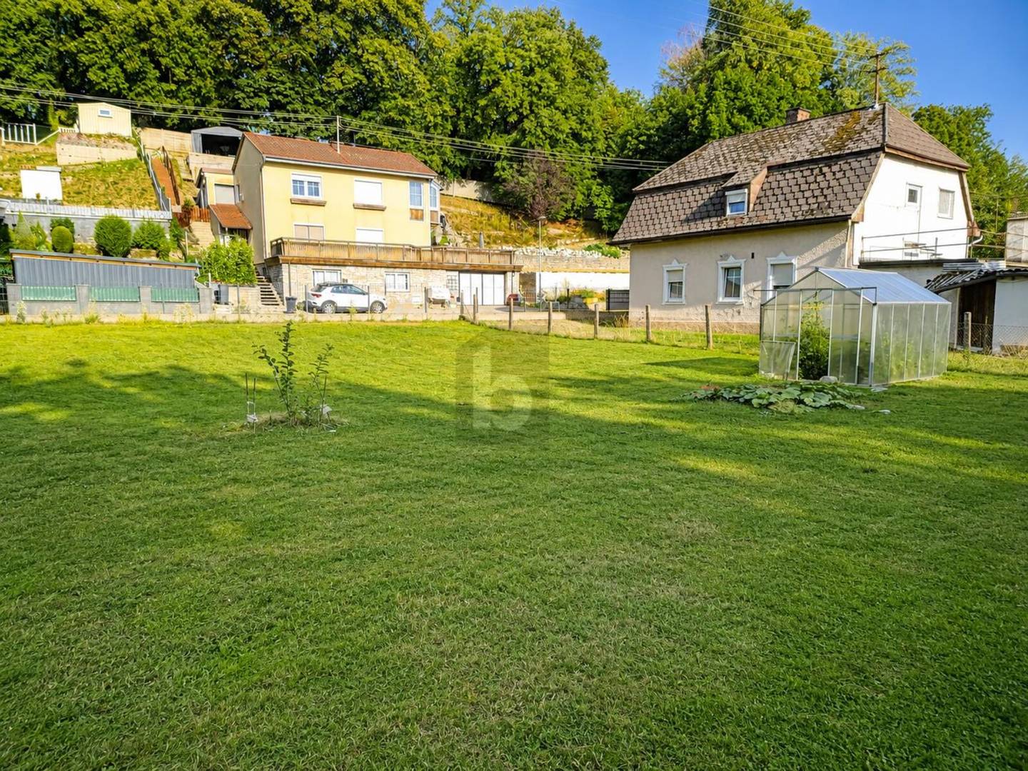 Natural setting by the brook with garden house Wohnung