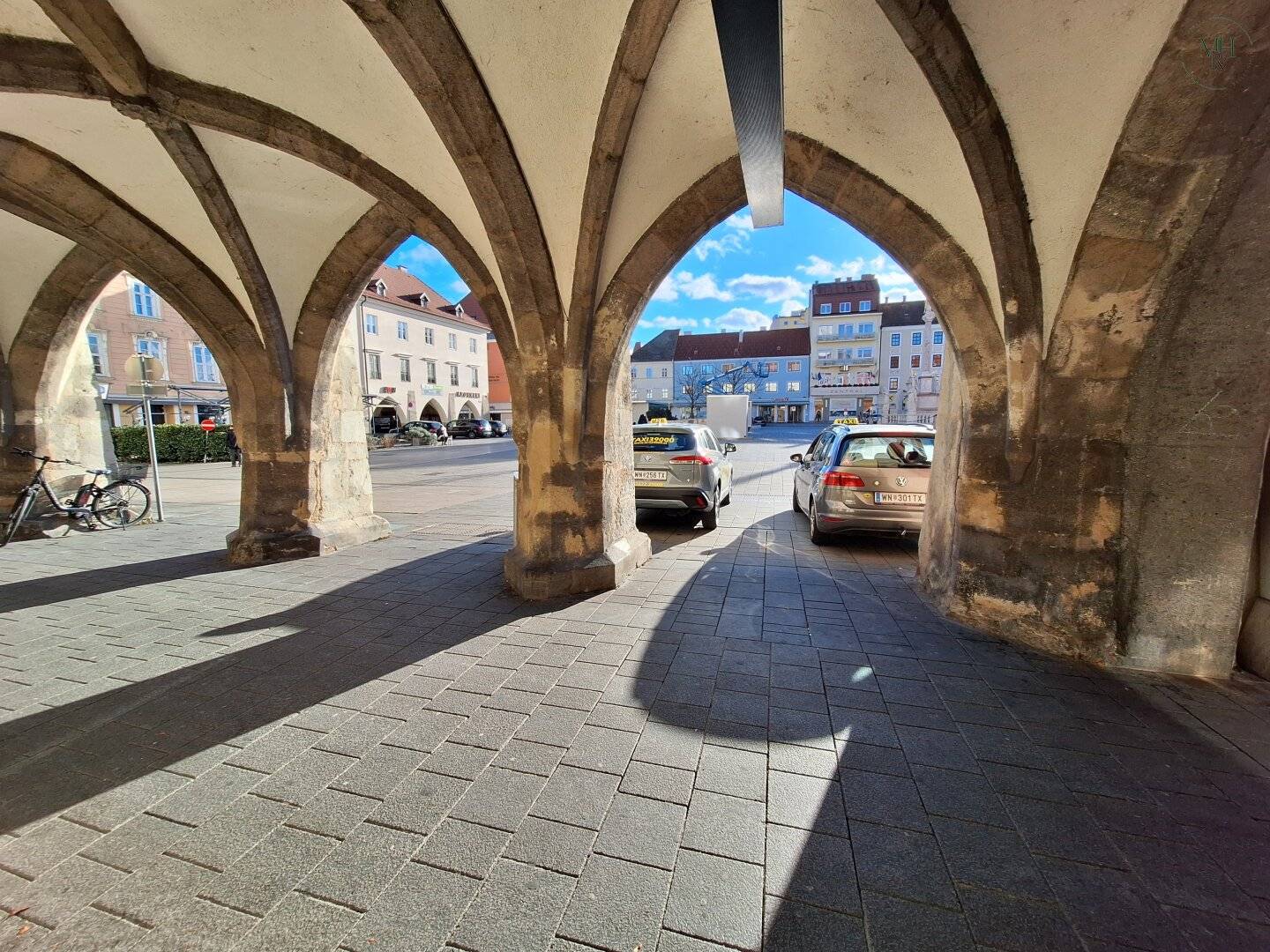 Flexible retail premises at the main square