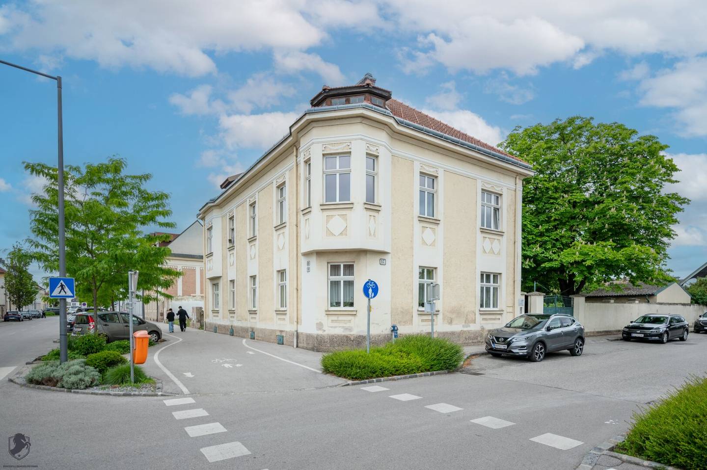 Stylish multi-family house with large plot and development potential in Leobersdorf