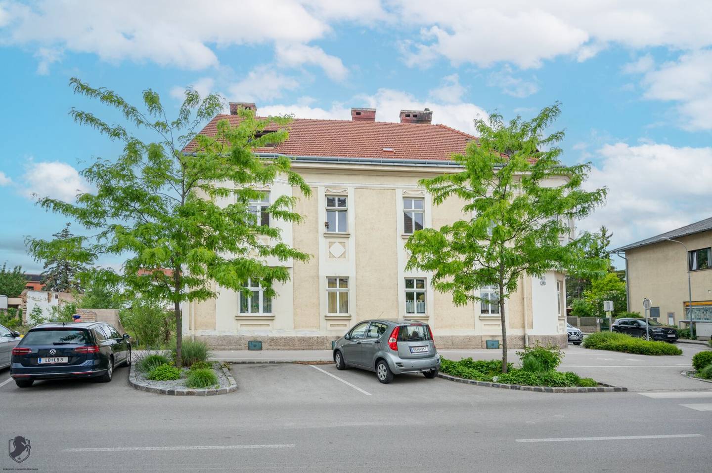 Stylish multi-family house with large plot and development potential in Leobersdorf