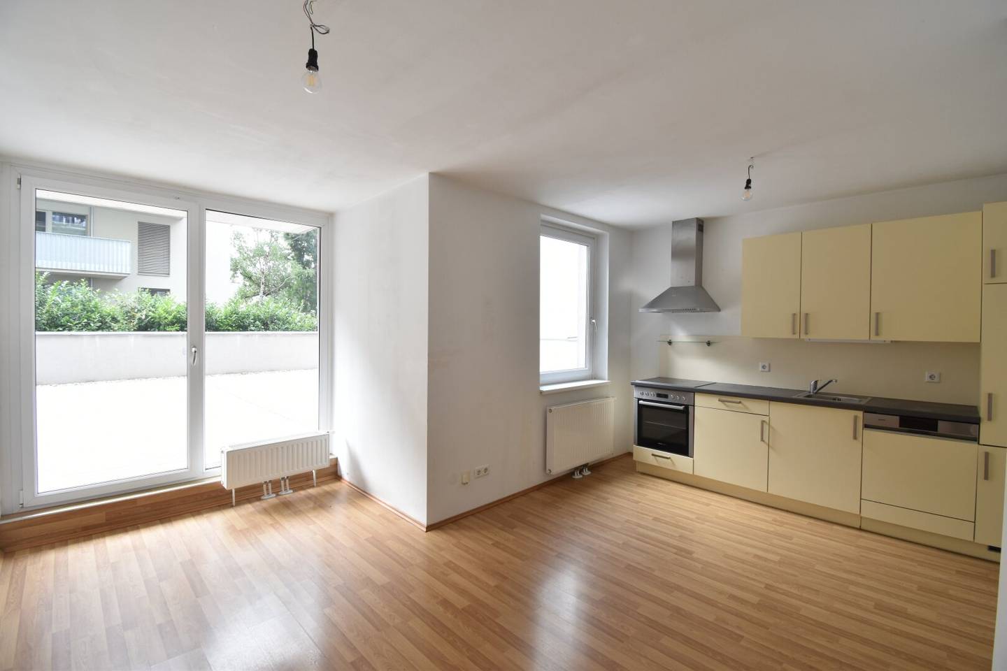 Coming Soon.. Terrassentraum | 3 - Zimmer - Wohnung |  zentrale Lage | ab sofort