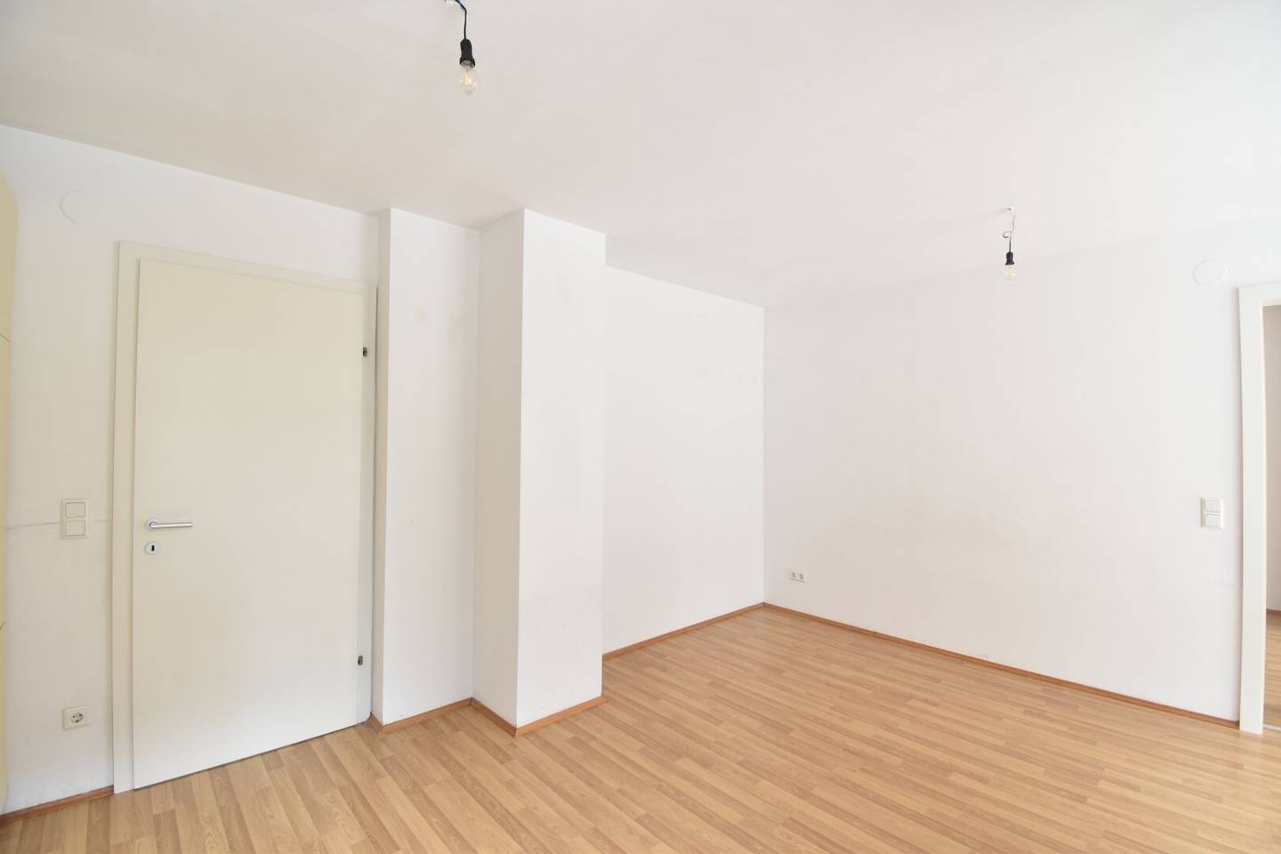 Coming Soon.. Terrassentraum | 3 - Zimmer - Wohnung |  zentrale Lage | ab sofort