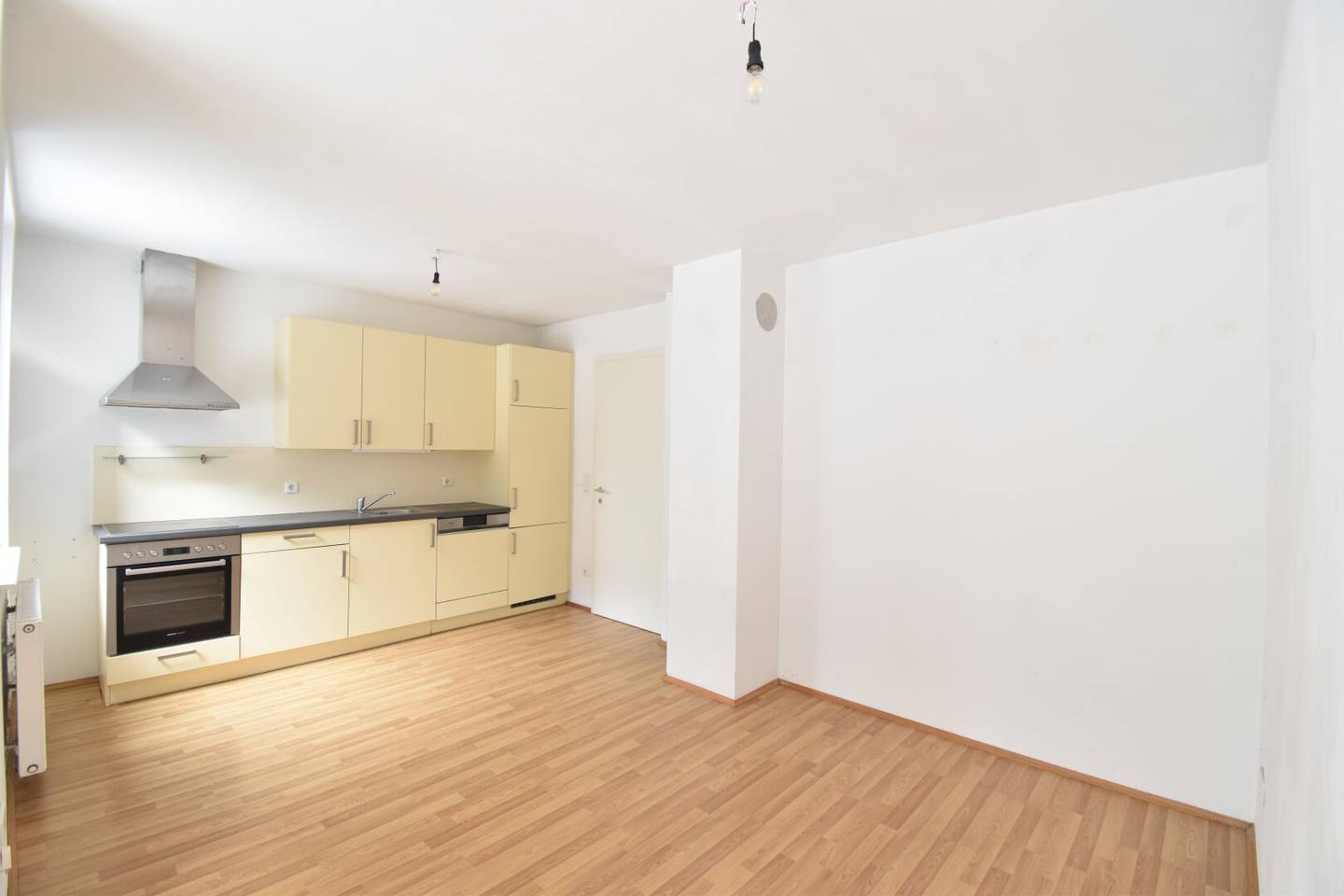 Coming Soon.. Terrassentraum | 3 - Zimmer - Wohnung |  zentrale Lage | ab sofort