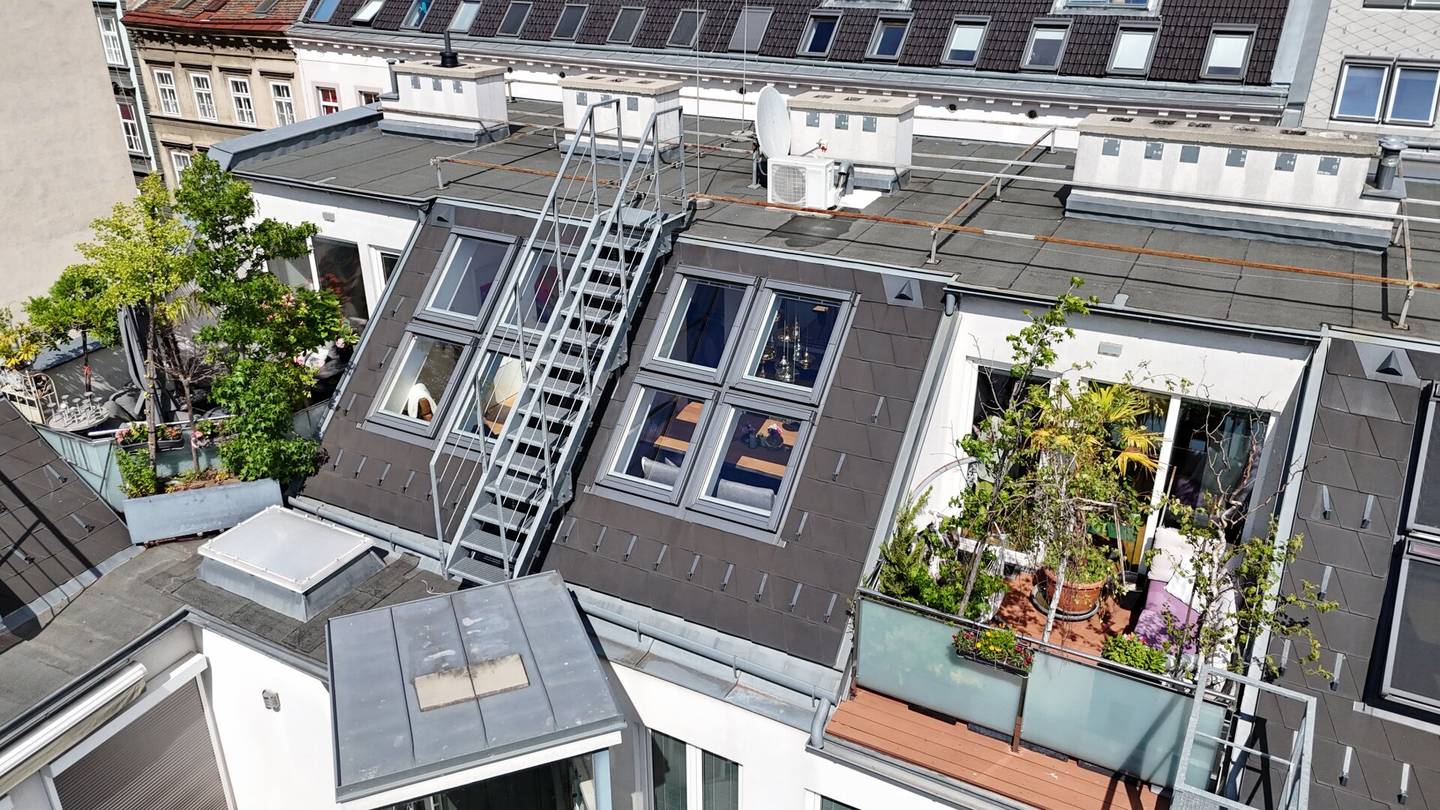 Über den Dächern von Wien: Großzügige 3,5-Zimmer-Wohnung mit zwei Terrassen, Lift &amp; Klimaanlage