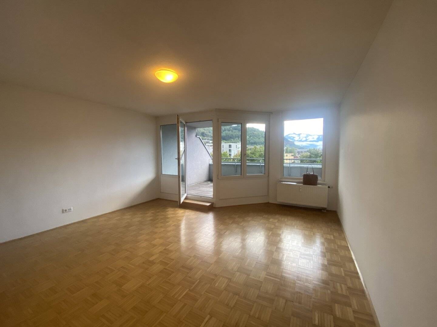 Wunderschöne, sanierte 3-Zimmer-Altbauwohnung in Hall mit Balkon